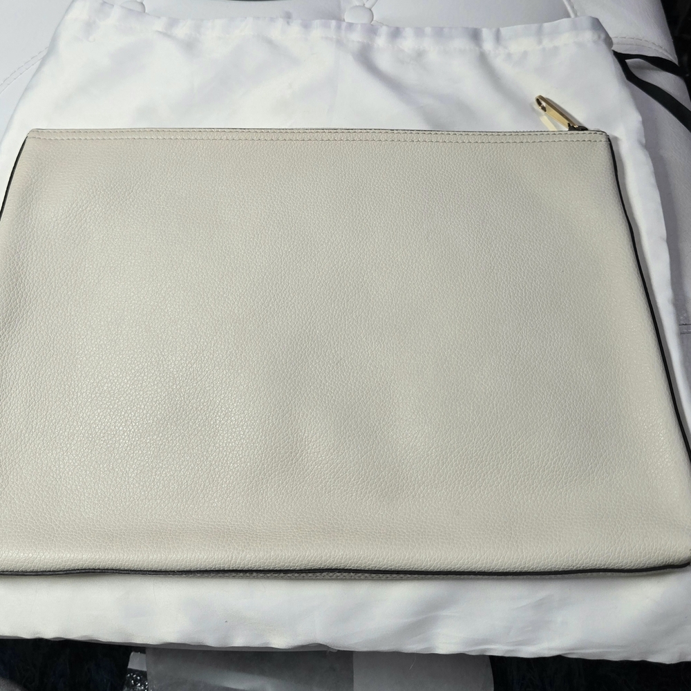 Gucci Cream Leather Pouch Bag. Large #Go2387230359 - Picture 2 of 4